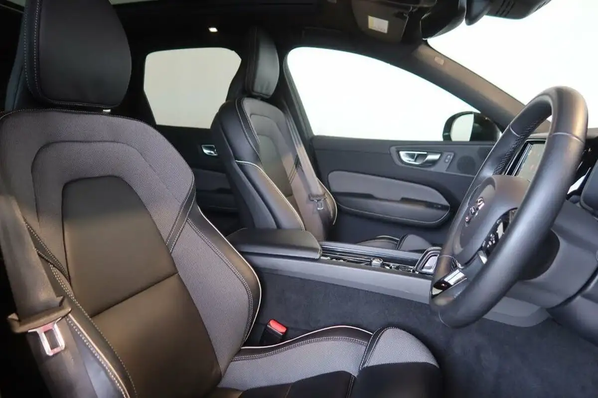 2021-volvo-xc60-20-t6-r-design-350bhp-plug-in-hybrid-big-12