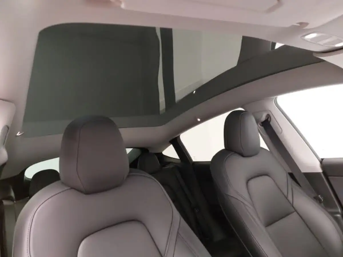 2022-tesla-model-y-e-long-range-big-16