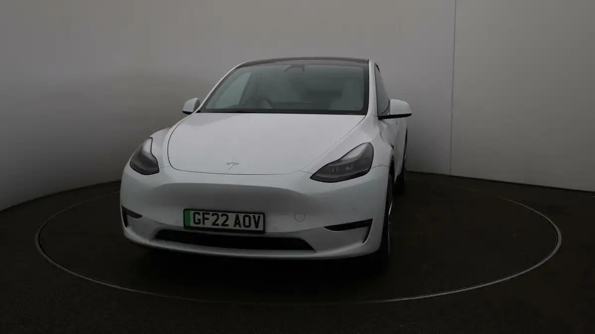 2022-tesla-model-y-e-long-range-big-34