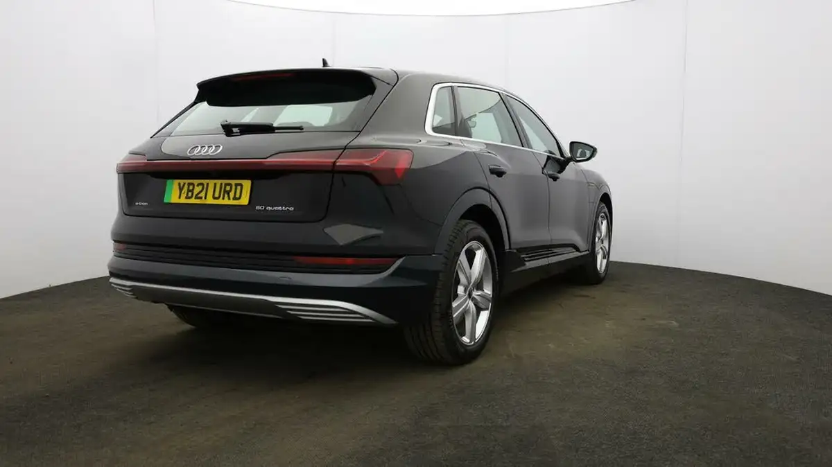 2021-audi-e-tron-50e-technik-station-wagon-big-5