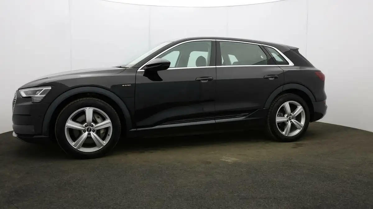 2021-audi-e-tron-50e-technik-station-wagon-big-33