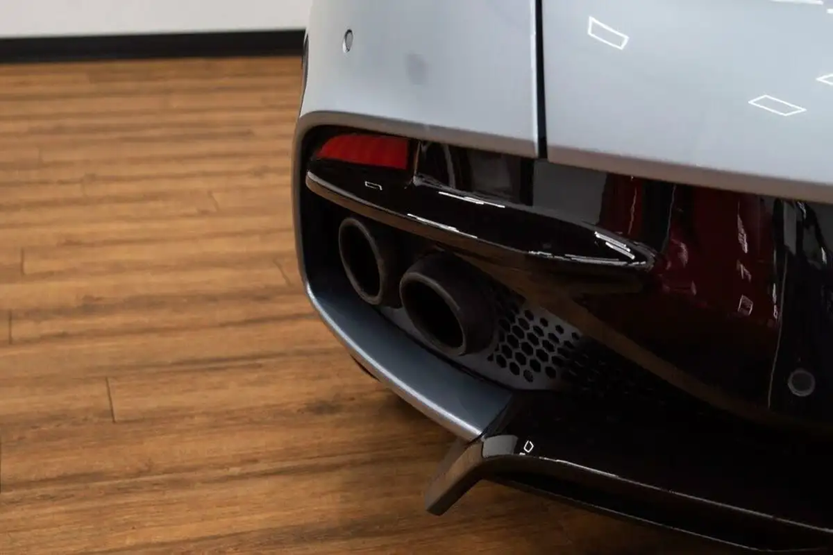 2019-aston-martin-dbs-52-v12-superleggera-big-24