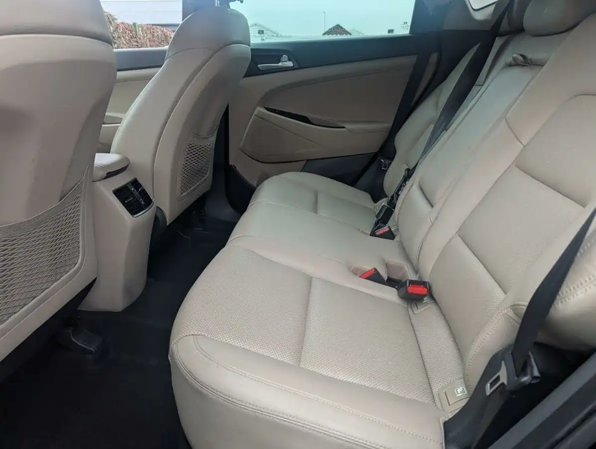 2016-hyundai-tucson-20crdi-premium-se-185ps-big-17