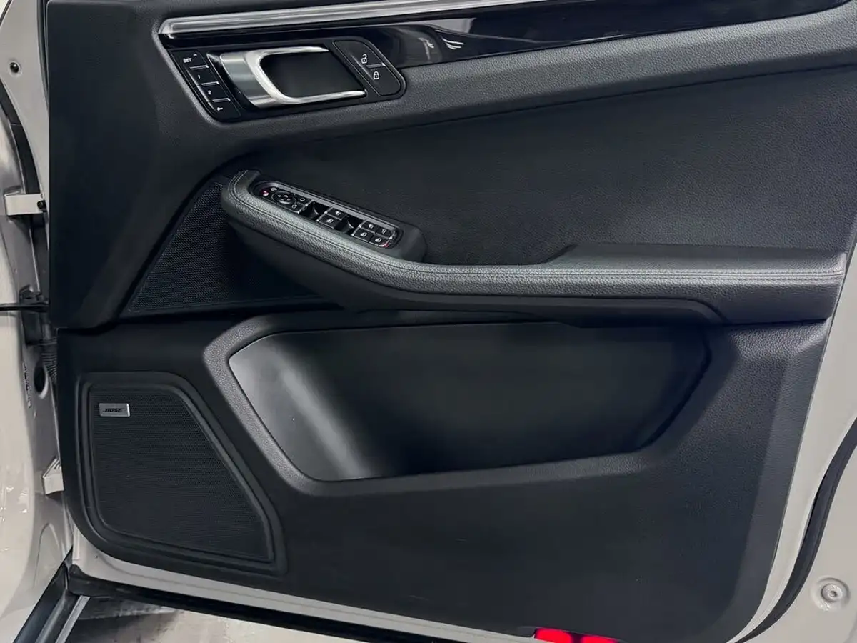 2020-porsche-macan-30-v6-s-big-31