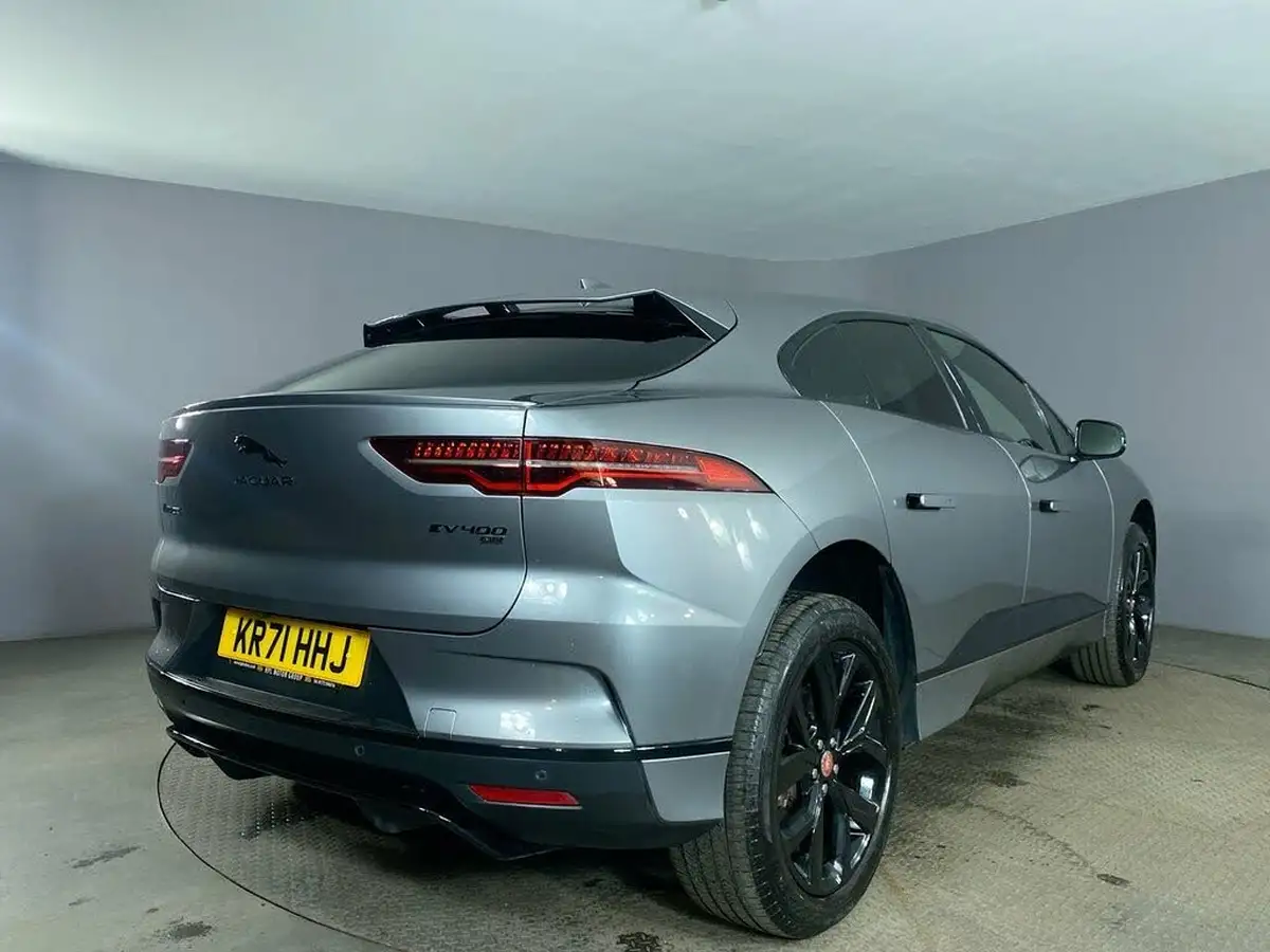 2021-jaguar-i-pace-ev400-black-big-7