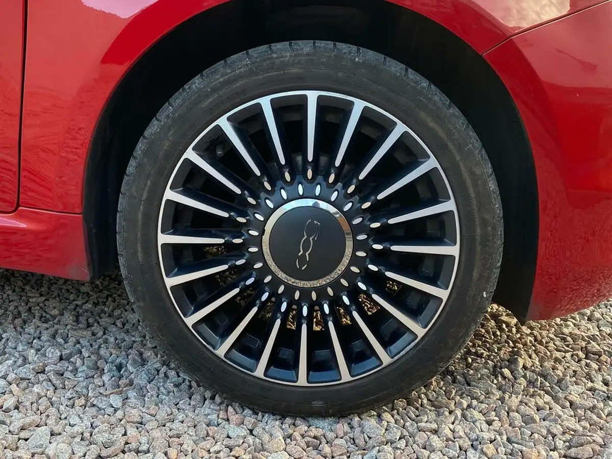 2016-fiat-500c-09-lounge-105bhp-big-54