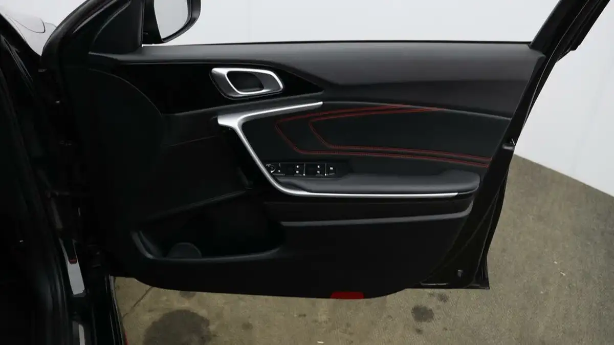 2021-kia-ceed-16-t-gdi-gt-dct-big-14
