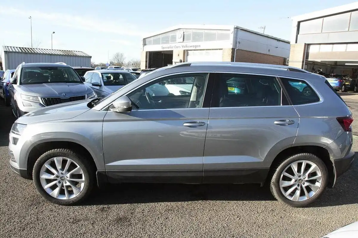 2019-skoda-karoq-15-tsi-se-l-dsg-big-18