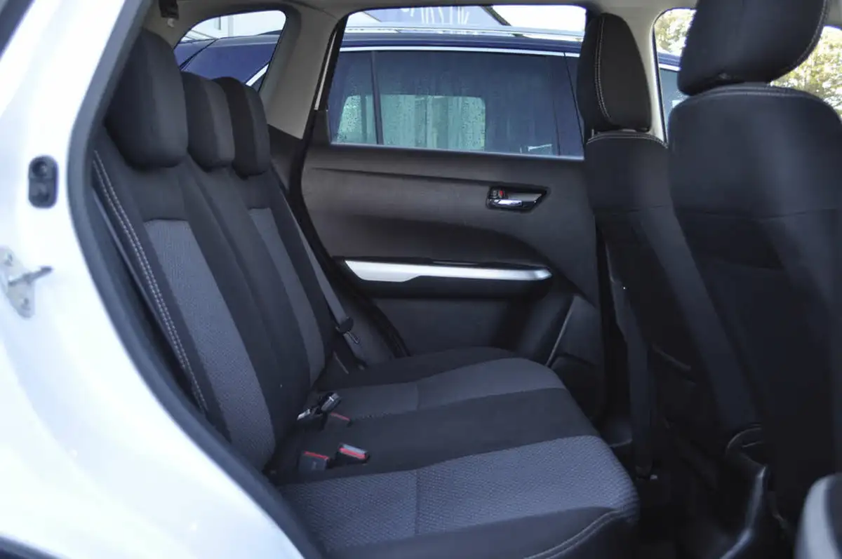 2015-suzuki-vitara-16-sz-t-big-8