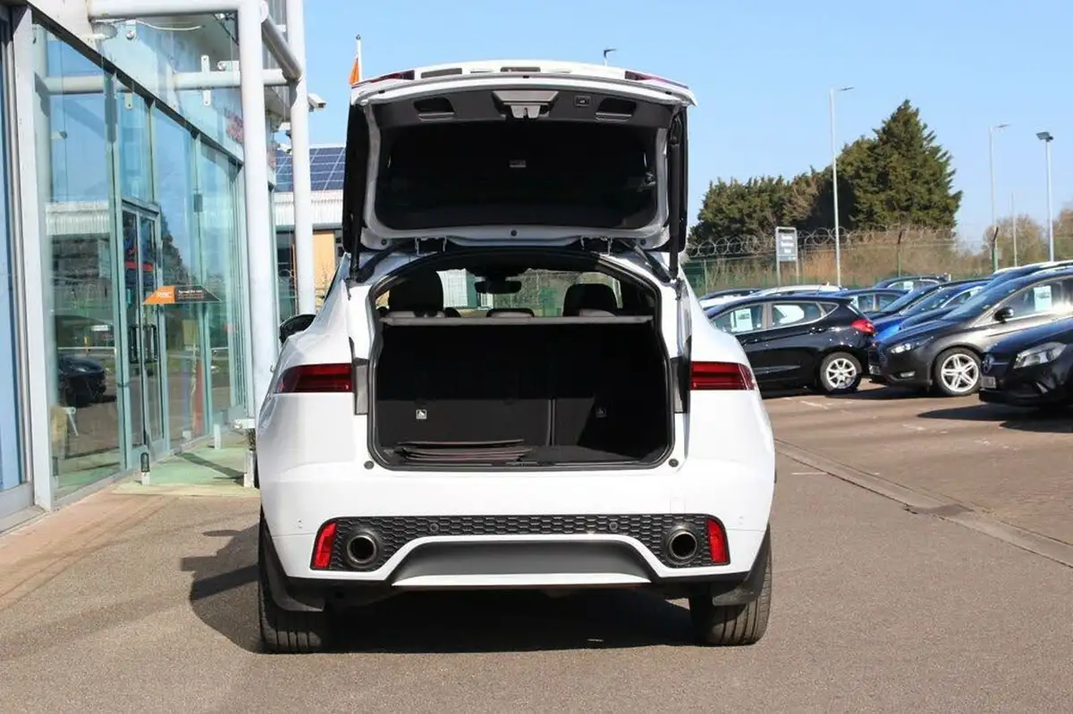 2018-jaguar-e-pace-20-i4d-first-edition-big-7