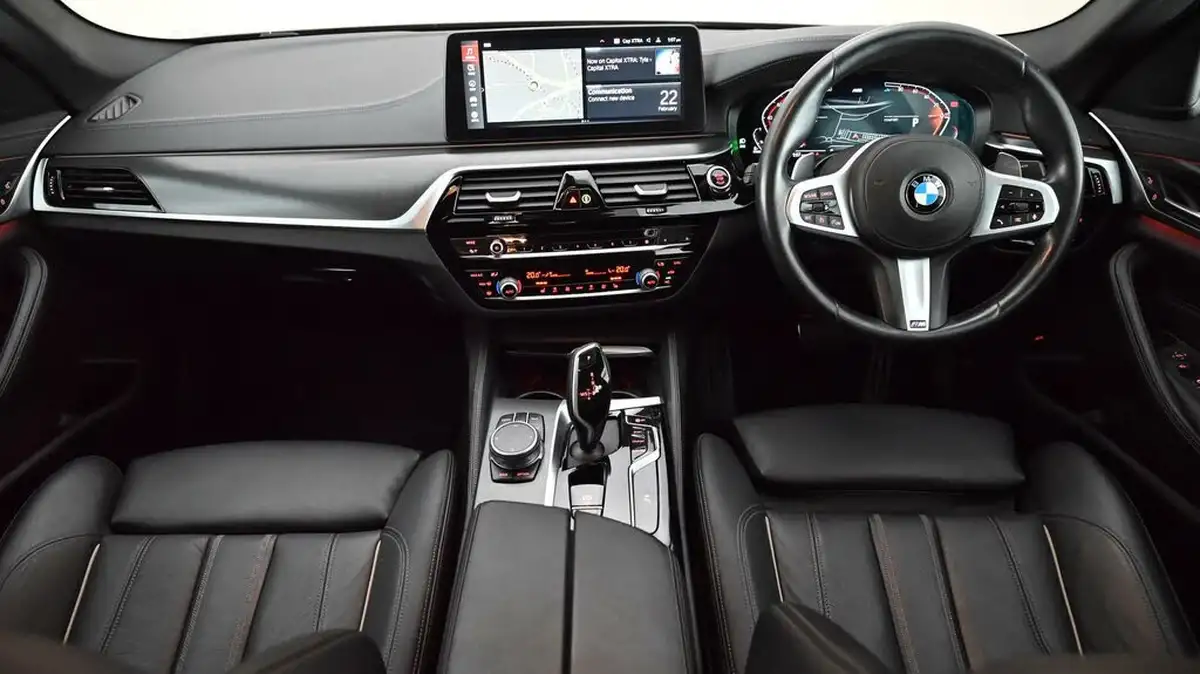 2021-bmw-5-series-20td-520d-xdrive-m-sport-mht-saloon-4d-big-13