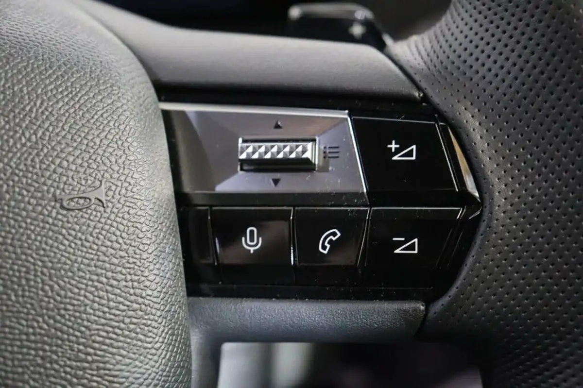 2022-ds-ds-4-e-tense-performance-line-big-28