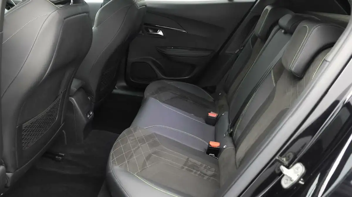 2022-peugeot-2008-suv-e-gt-premium-big-15