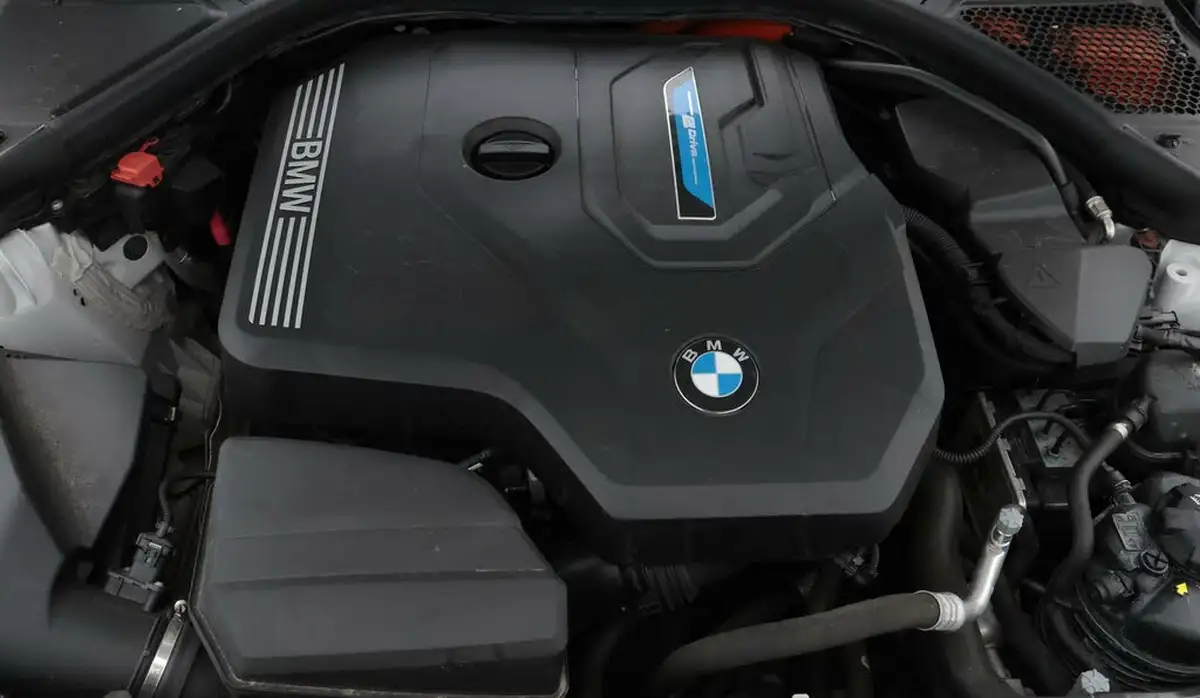 2019-bmw-3-series-20-330e-m-sport-plus-pack-big-19