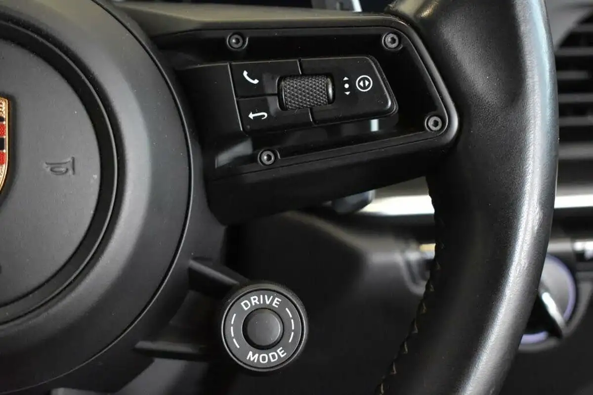 2019-porsche-911-30-carrera-4-coupe-big-47