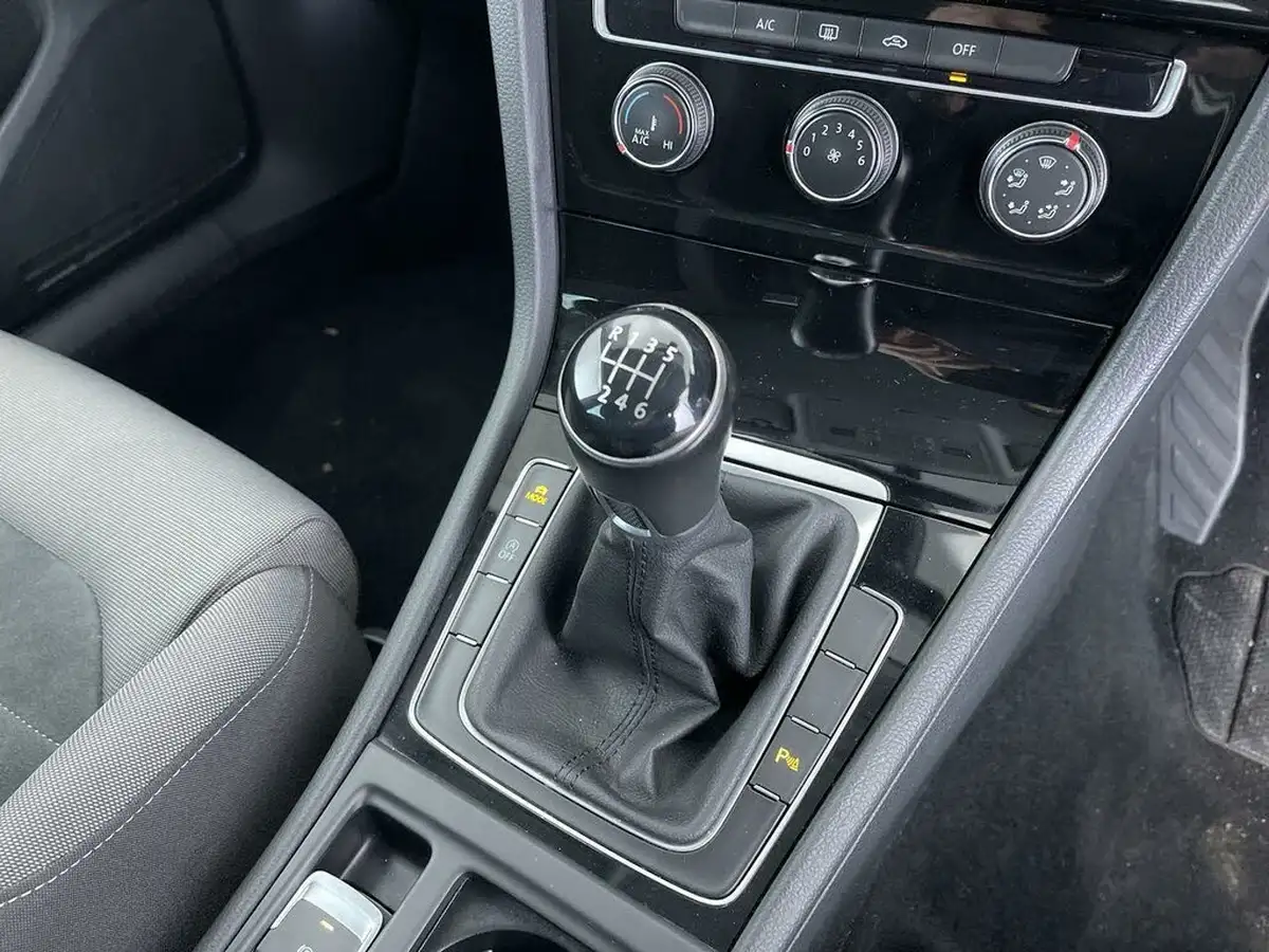 2018-volkswagen-golf-15-tsi-gt-150ps-ss-hatchback-5d-big-45