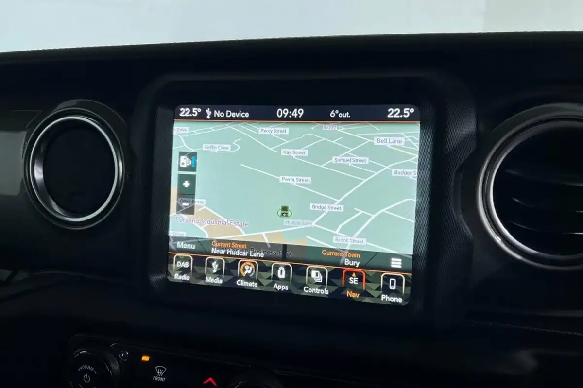 2020-jeep-wrangler-20-gme-sahara-hard-3d-big-29