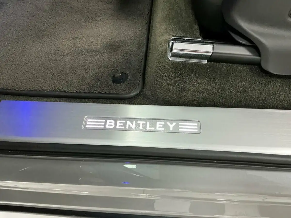 2021-bentley-bentayga-40-v8-big-58