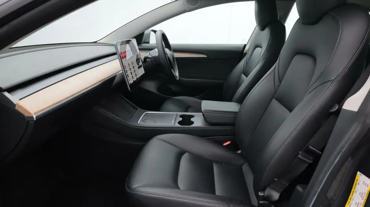 2021-tesla-model-3-e-long-range-awd-big-14