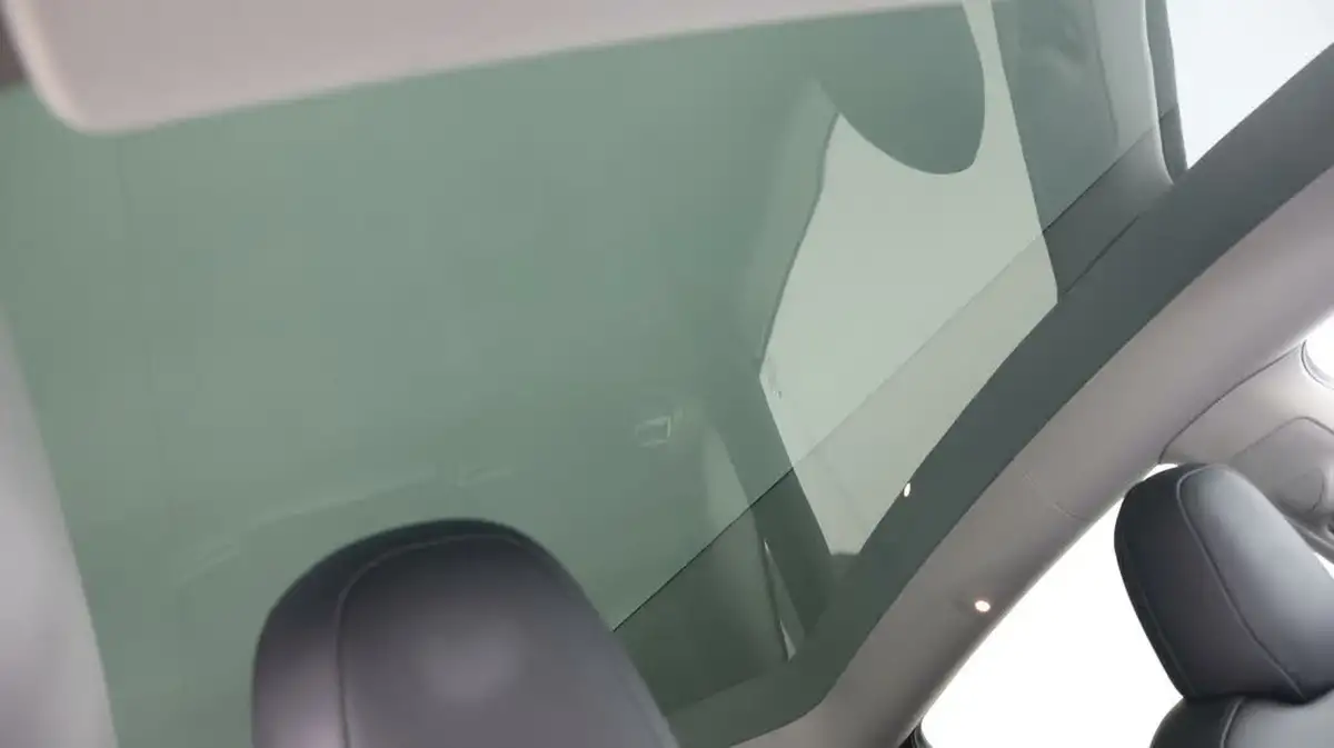 2022-tesla-model-y-e-long-range-big-23