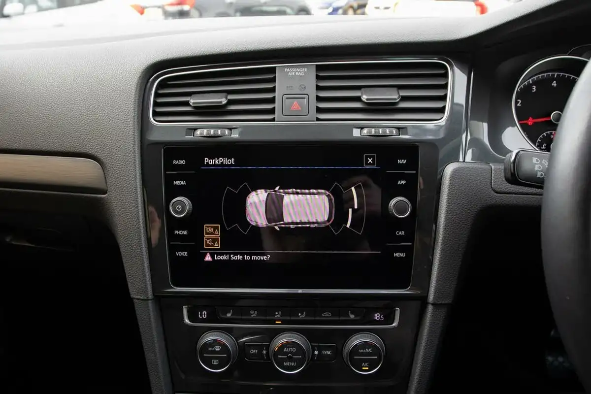 2020-volkswagen-golf-10-tsi-match-edition-hatchback-big-30