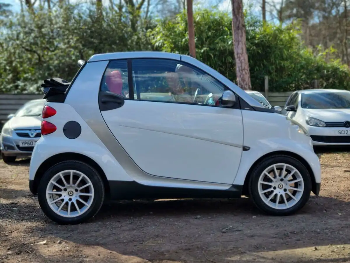 2009-smart-fortwo-10-passion-71bhp-cabriolet-big-16