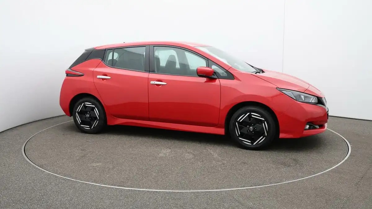 2022-nissan-leaf-e-acenta-39kwh-big-36