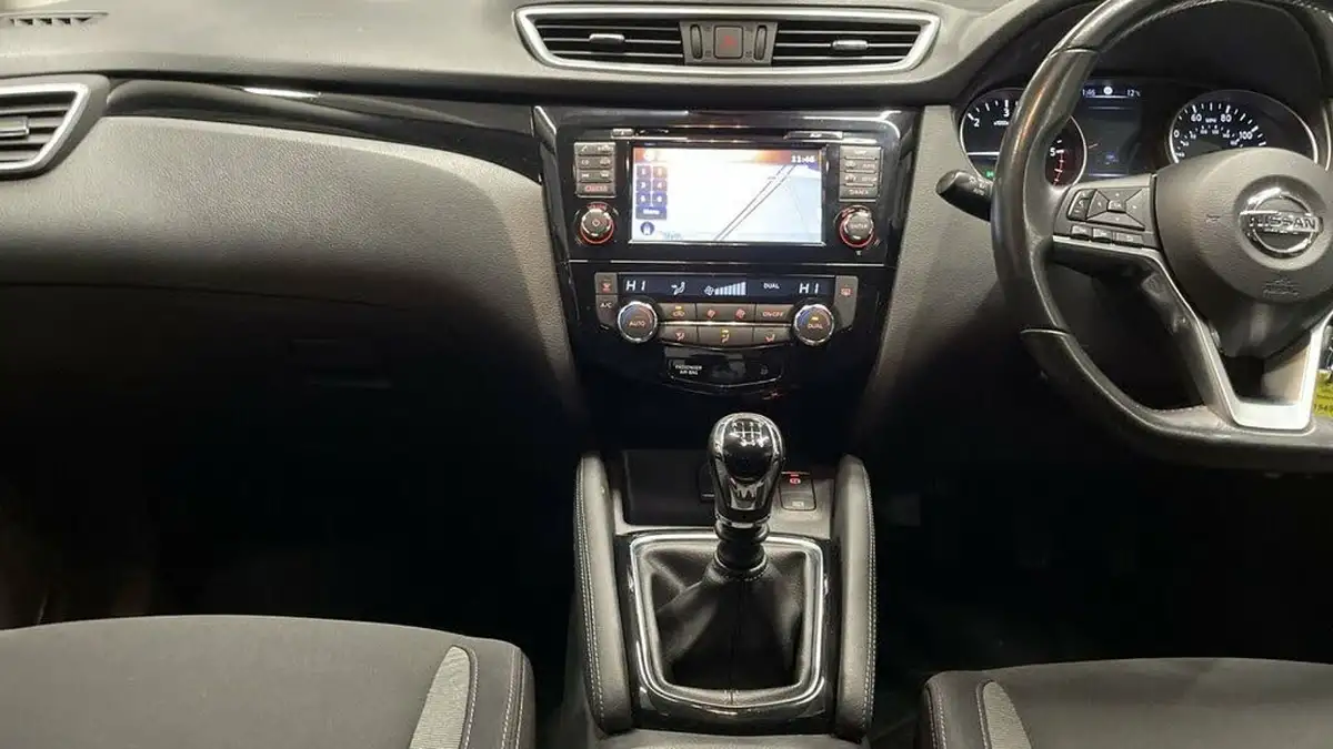 2019-nissan-qashqai-15dci-acenta-premium-big-15