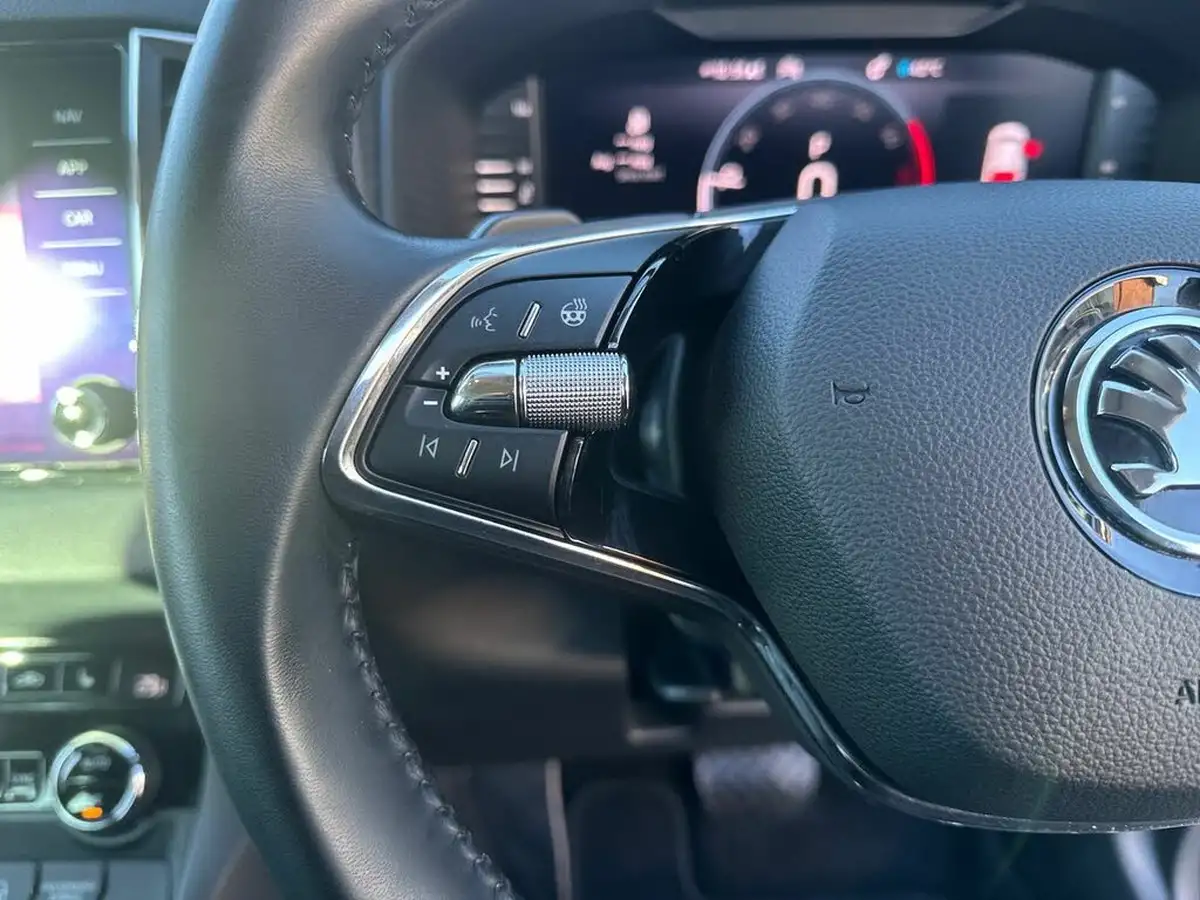 2022-skoda-karoq-15-tsi-se-l-dsg-big-31
