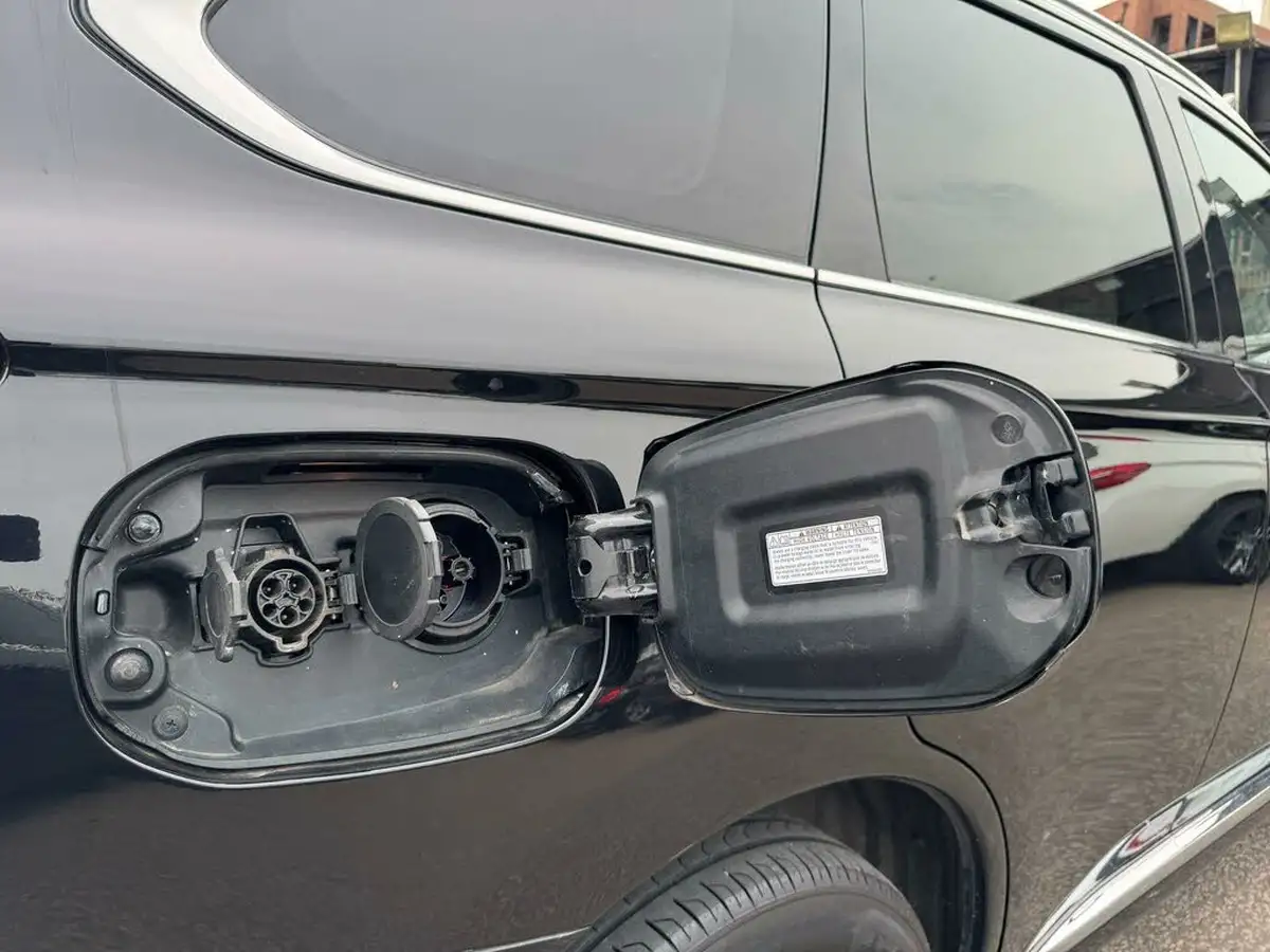 2018-mitsubishi-outlander-20-juro-phev-big-79