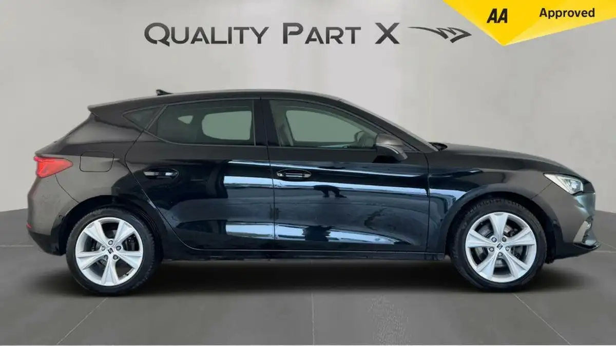 2021-seat-leon-14-e-hybrid-fr-hatchback-big-1