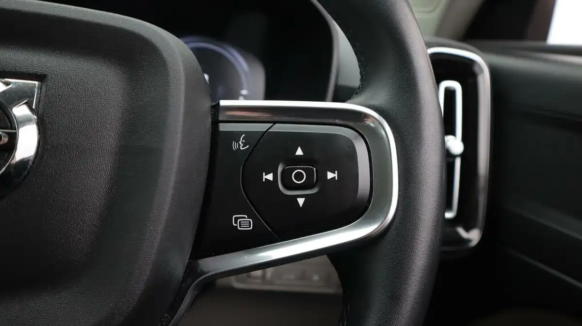 2021-volvo-xc40-15-t5-inscription-pro-258bhp-big-25