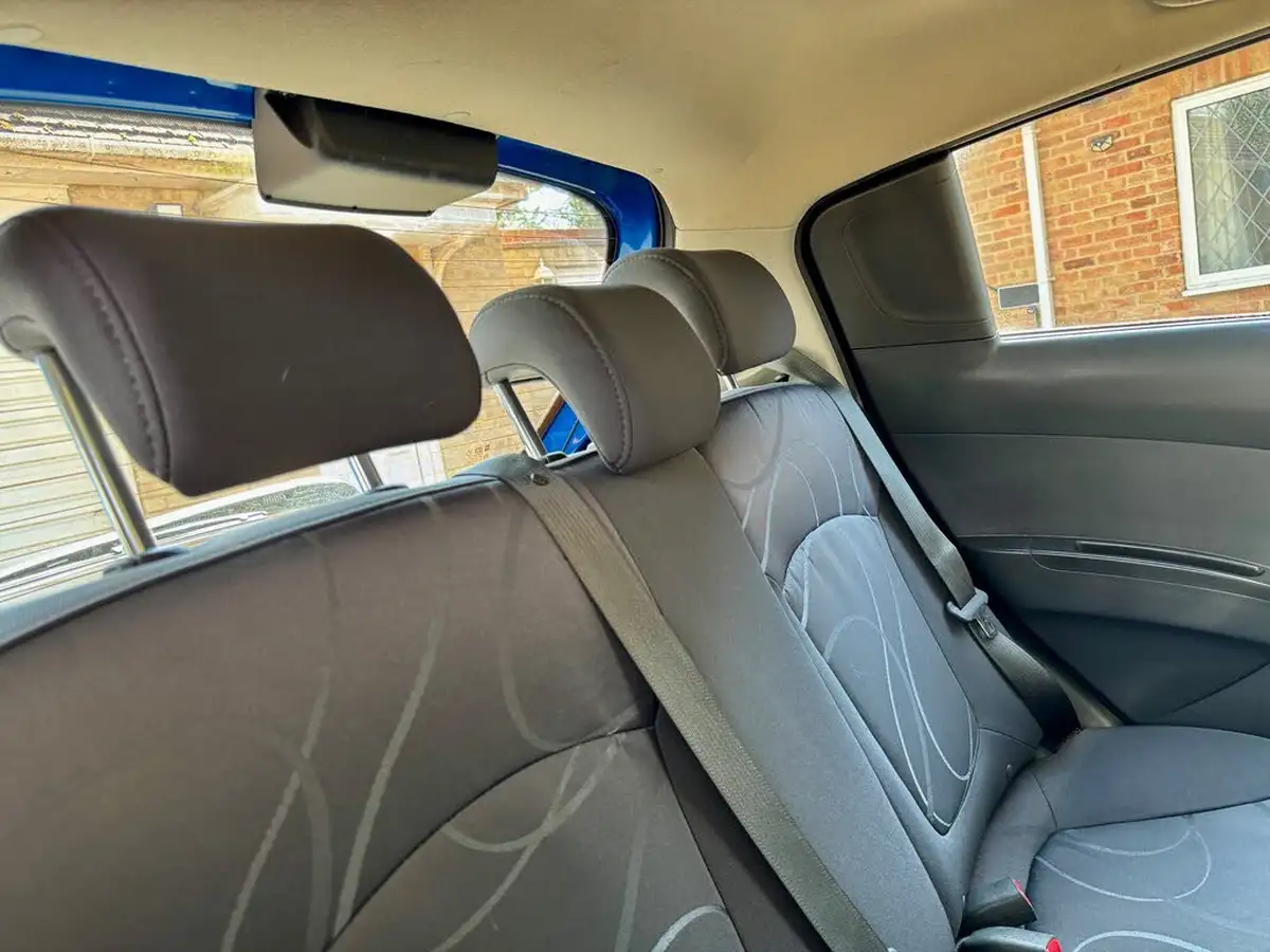 2011-chevrolet-spark-12-ls-big-16