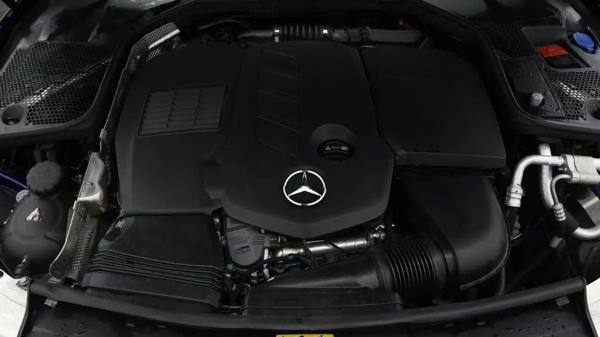 2020-mercedes-benz-c-class-20d-c300d-amg-line-244ps-coupe-2d-big-18
