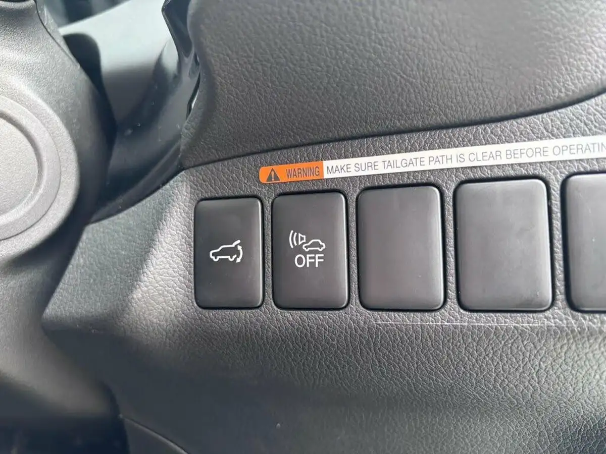 2018-mitsubishi-outlander-20-4h-phev-big-24