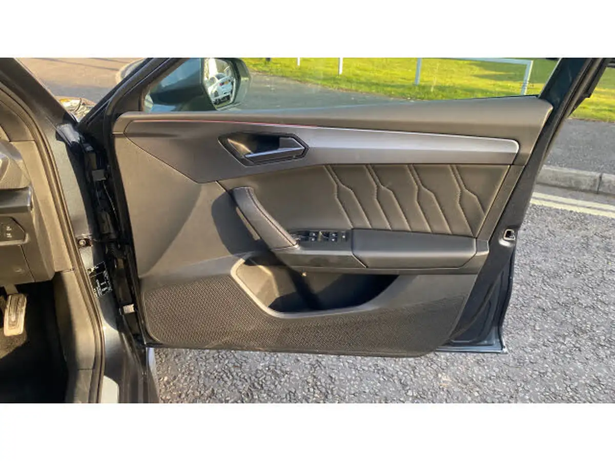 2024-cupra-leon-nf-20-tsi-vz2-design-edition-300ps-hatchback-big-18