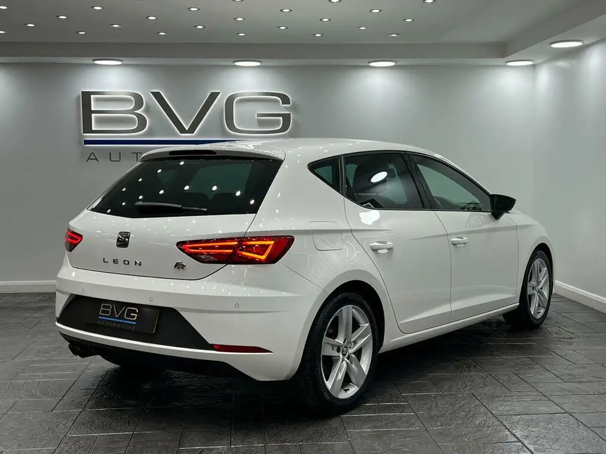 2017-seat-leon-14-ecotsi-fr-technology-hatchback-5d-big-11