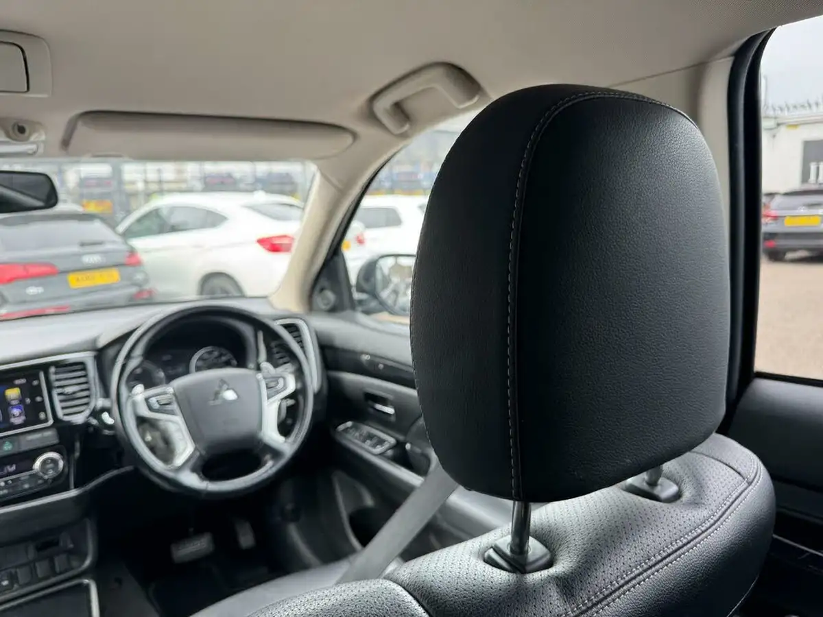 2018-mitsubishi-outlander-20-juro-phev-big-55