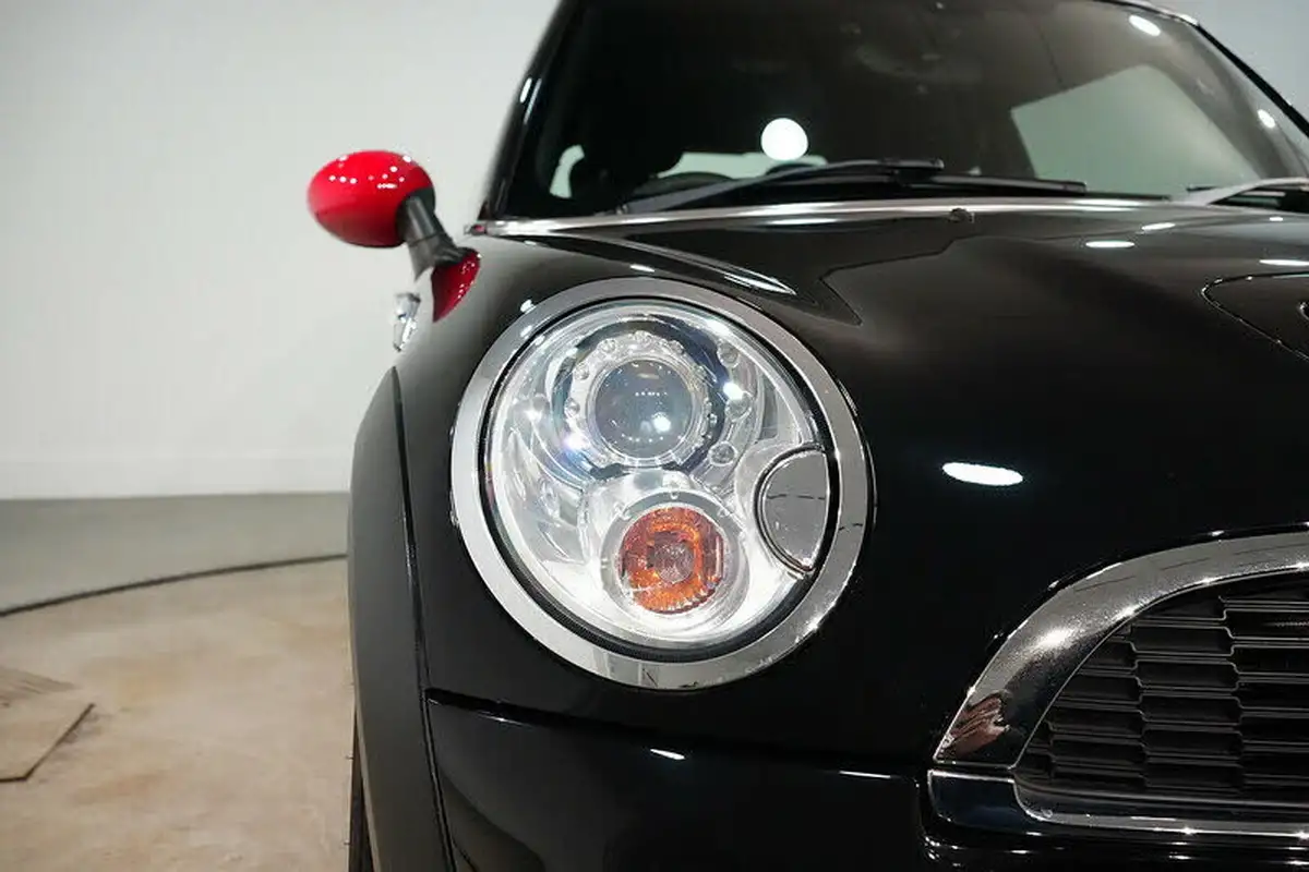 2013-mini-cooper-16-john-cooper-works-hatchback-3d-big-18