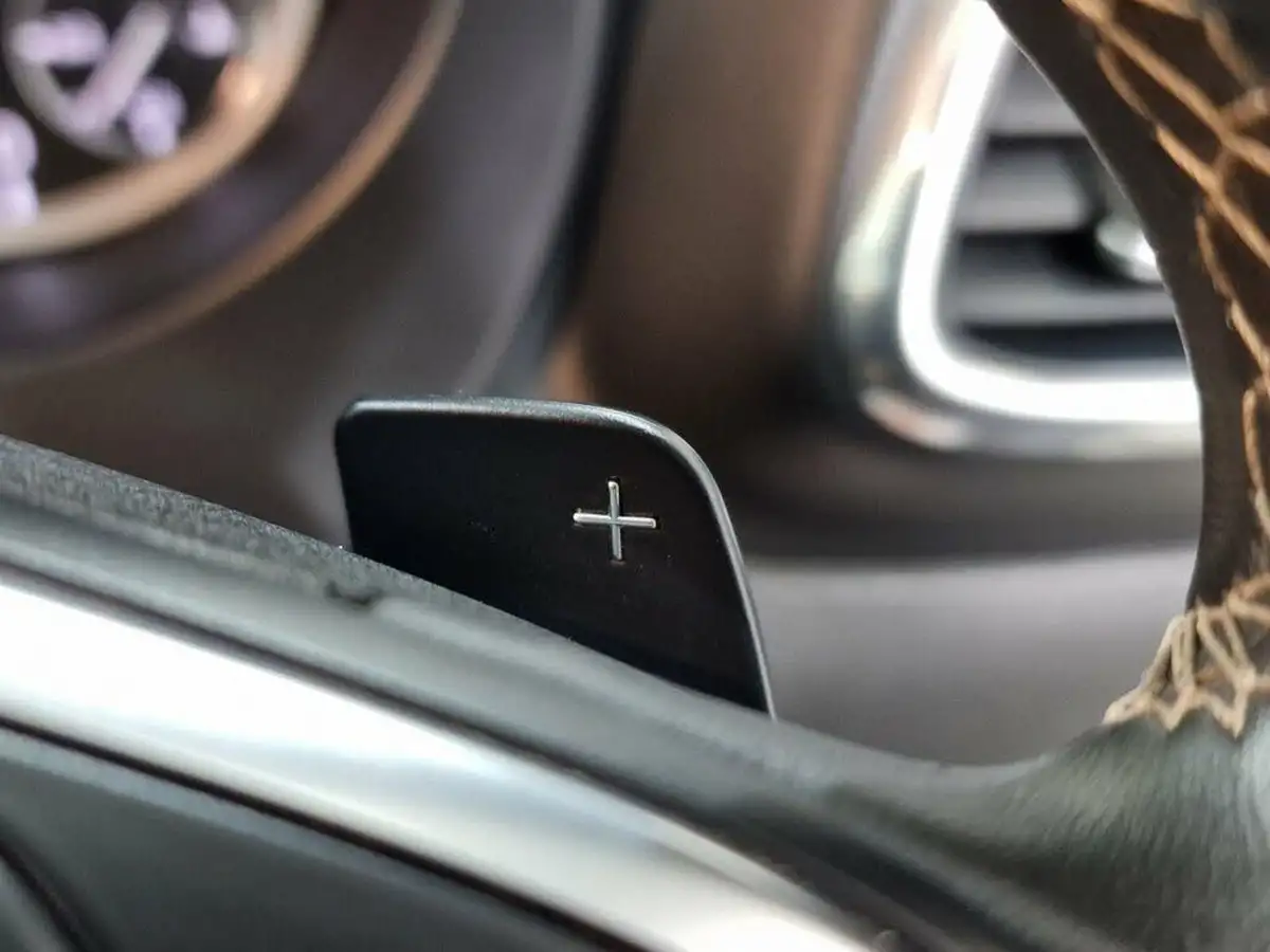2019-infiniti-q30-22d-sport-big-53