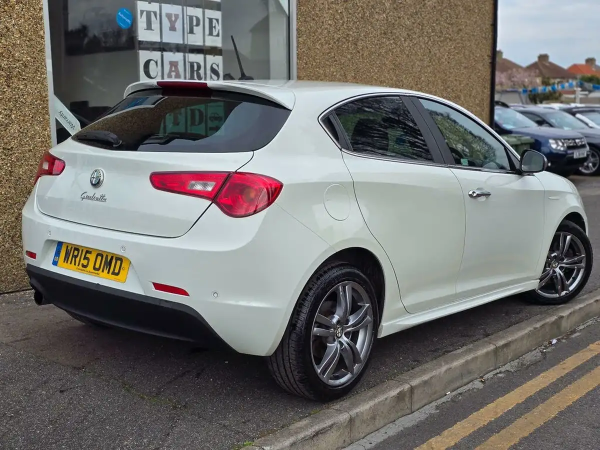 2015-alfa-romeo-giulietta-14-tb-exclusive-alfa-tct-big-7