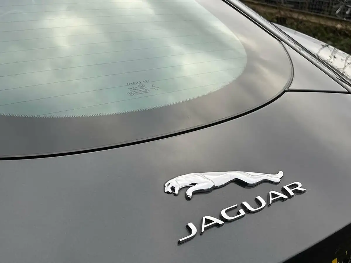 2015-jaguar-f-type-30-s-coupe-quickshift-big-21