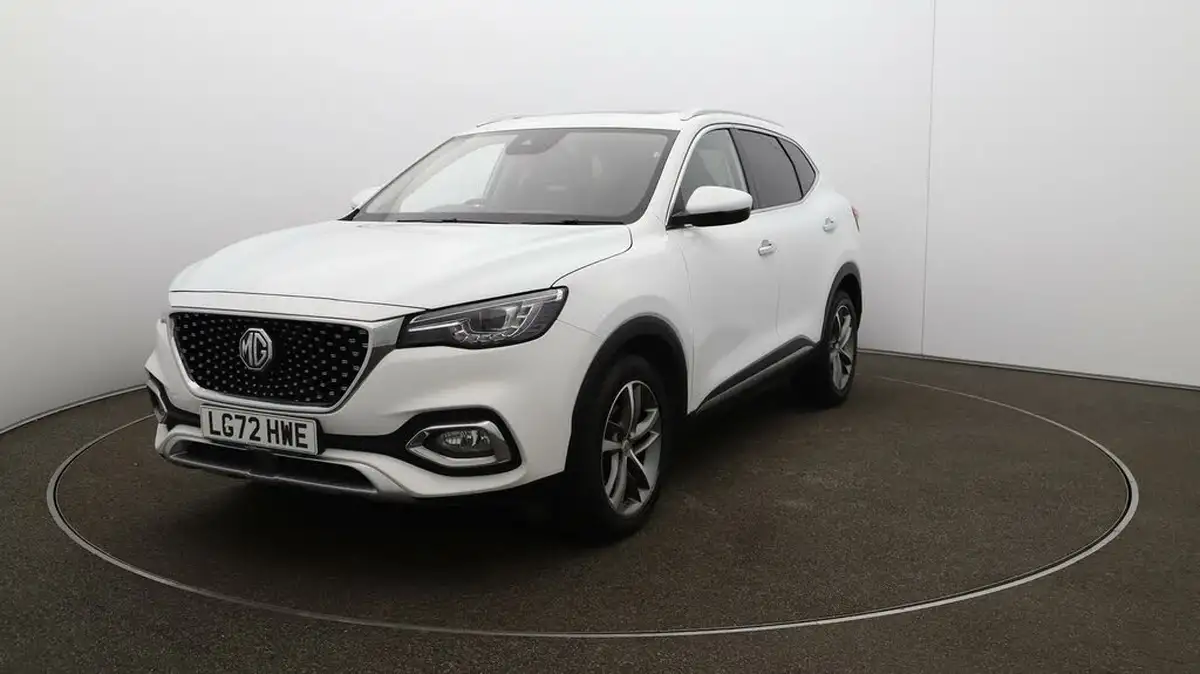 2022-mg-hs-15t-gdi-exclusive-162ps-big-35