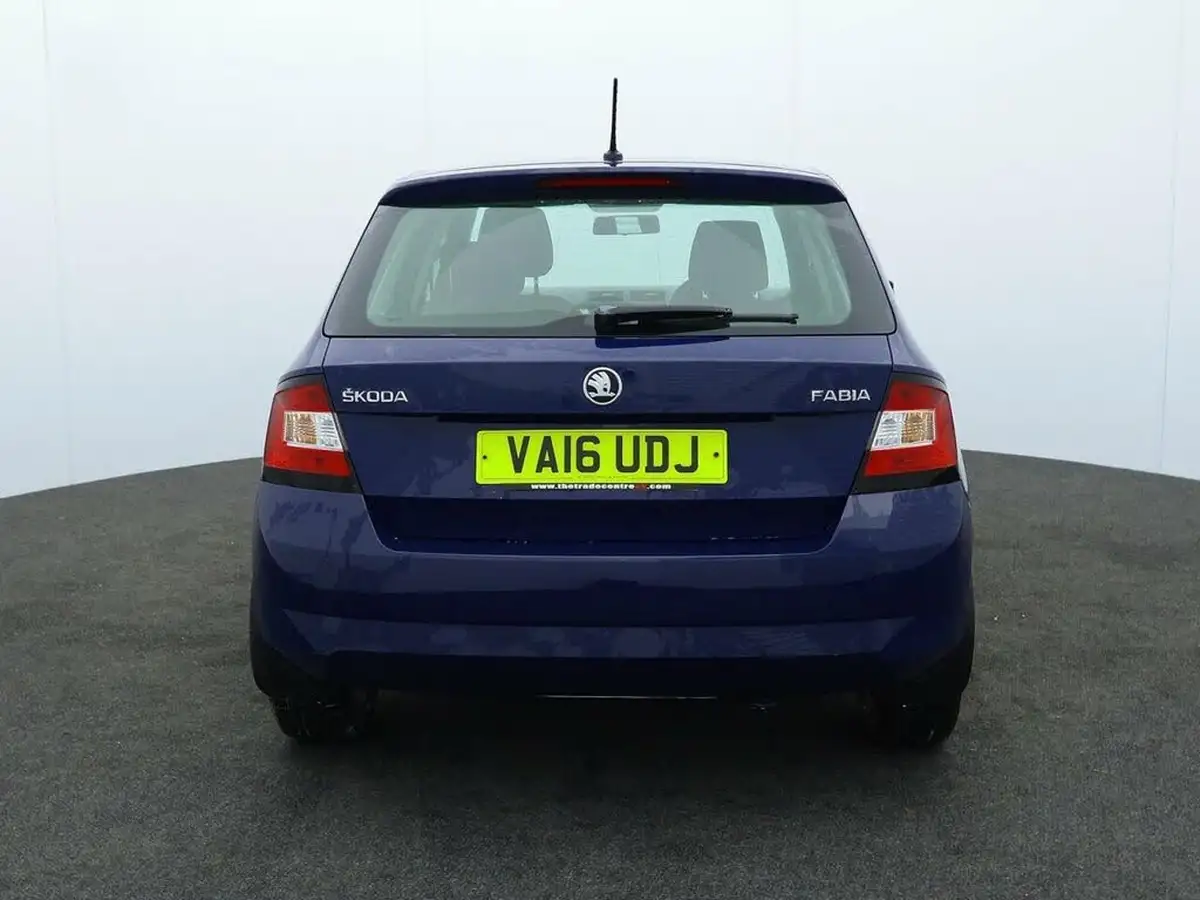 2016-skoda-fabia-10-mpi-se-hatchback-big-9