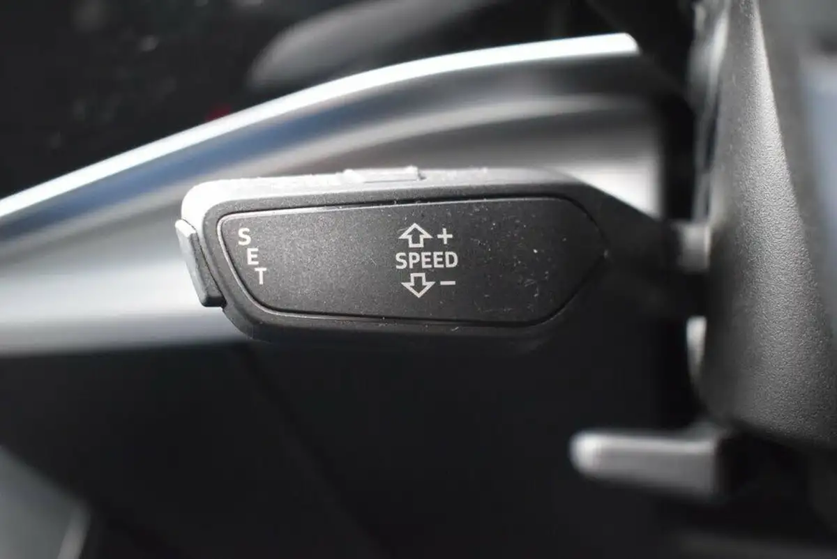 2020-audi-q8-30-50-tdi-s-line-big-18