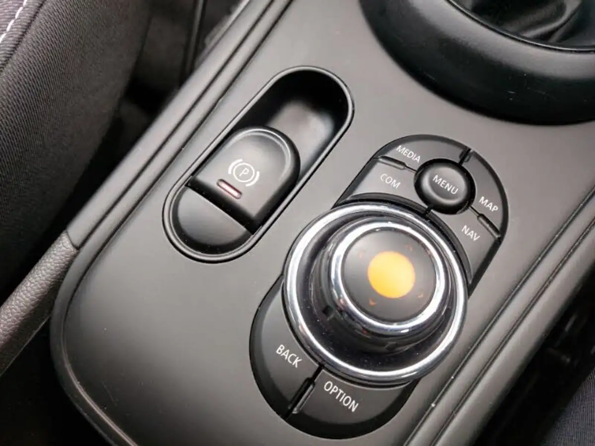 2020-mini-countryman-15-cooper-classic-auto-big-12