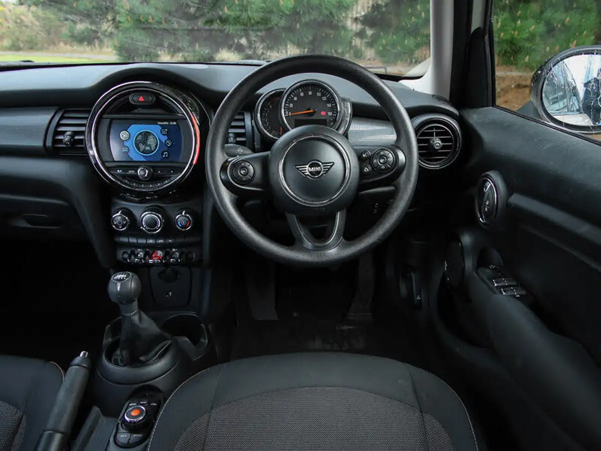 2019-mini-cooper-15-cooper-classic-hatchback-5d-big-4