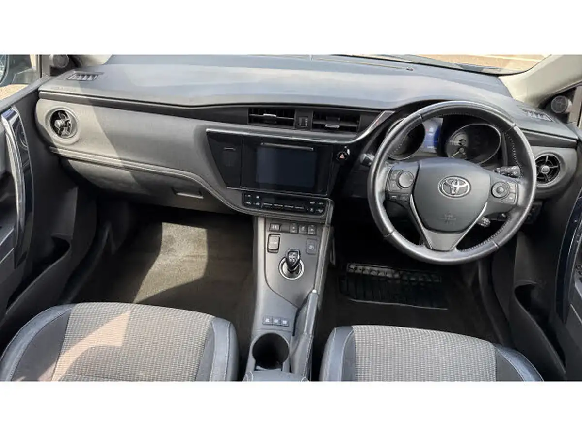 2015-toyota-auris-18-vvt-i-hsd-excel-hatchback-cvt-big-9