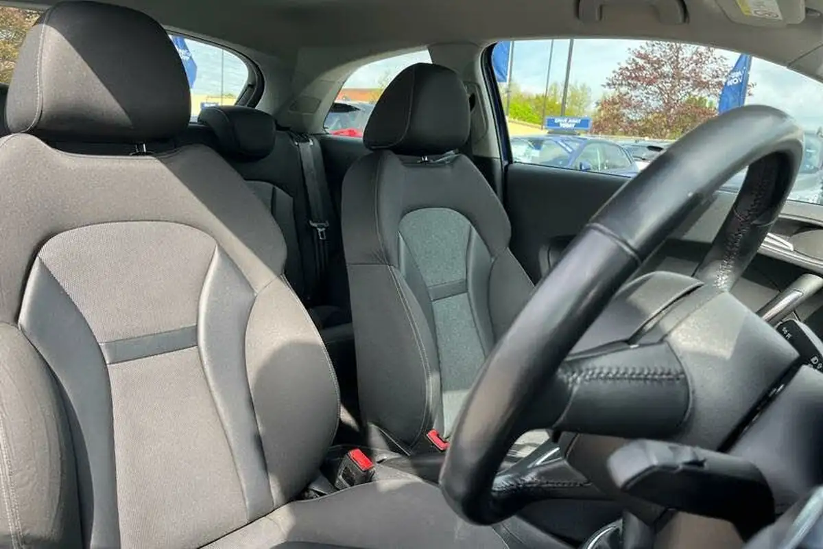 2018-audi-a1-14-tfsi-sport-nav-hatchback-3d-big-16
