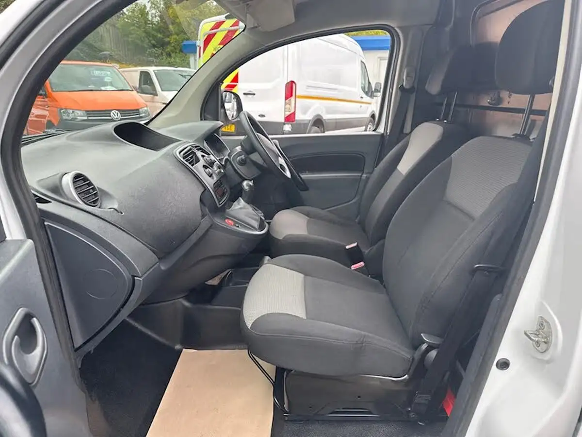 2018-renault-kangoo-maxi-e-maxi-ze33-panel-big-27